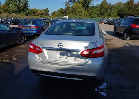 2017 Nissan Altima 2.5 Sv z USA, uszkodzony, nr VIN 1N4AL3AP7HC197824